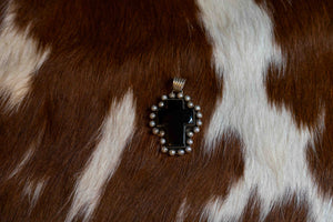 Open image in slideshow, Saylor Pendant
